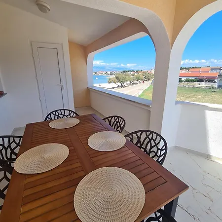 Apartmani Ruzmarin Vir Exterior photo