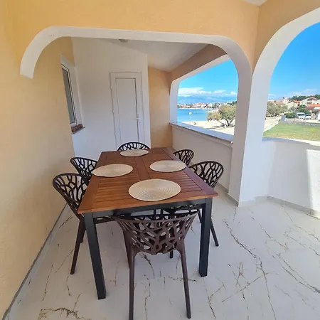 Apartmani Ruzmarin Vir Exterior photo