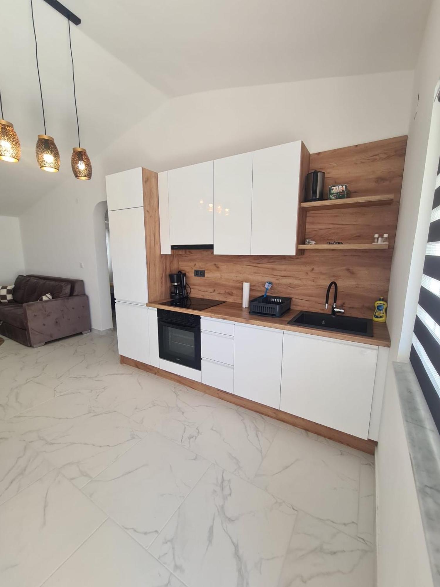 Ruzmarin Apartment Vir